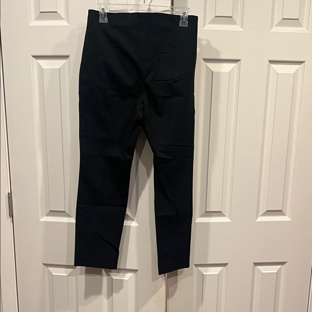 Old Navy Women's Black Trousers - Picture 7 of 8